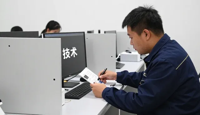 运维服务:定制开发服务在社区服务站的应用要点